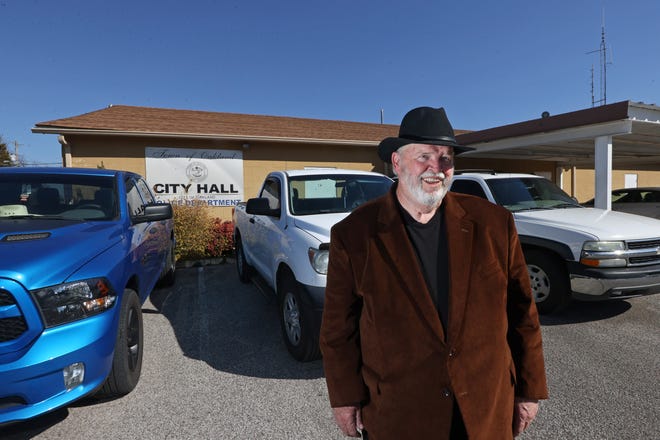 Oakland, Tenn. Mayor Mike Brown outside of their city hall on Wednesday, March 2, 2022.