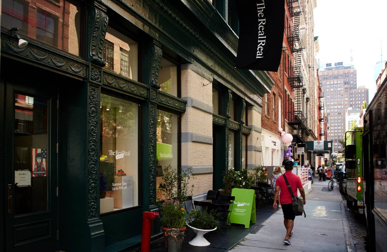 The high-end fashion consignment company RealReal started with a holiday pop-up store in SoHo to get a feel of the neighborhood and later signed a five-year lease. 