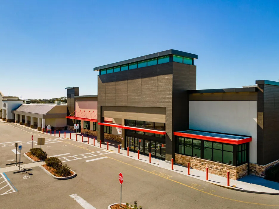 Former Earthfare storefront at Woodlands Square in Oldsmar