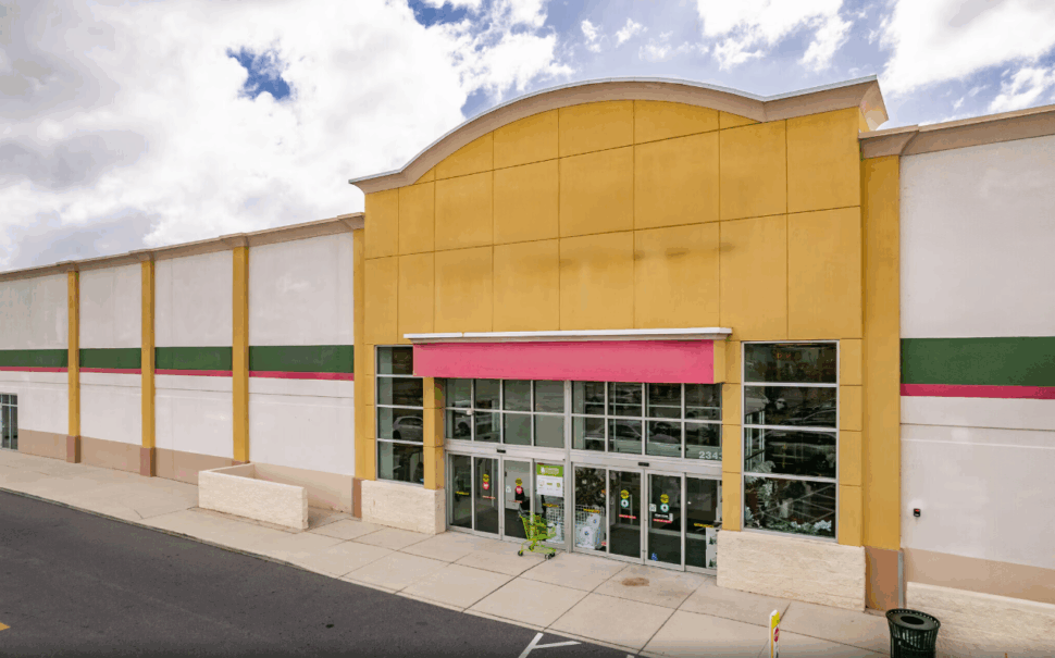 Former JoAnn Fabric storefront at Curlew Crossing